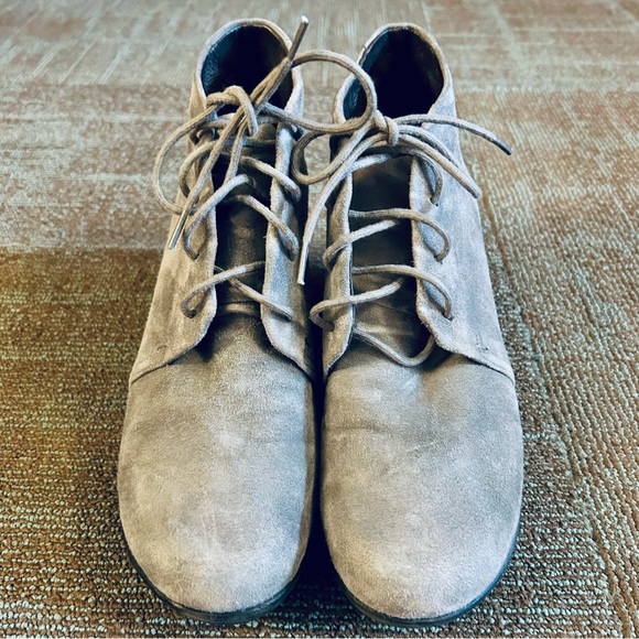 Dansko Gray Cadee Lace Up Chukka Ankle Booties Boots, size 40 9.5 10 - Picture 2 of 12